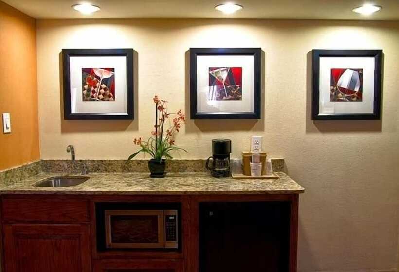 جناح عائلي, Lux Hotel & Spa, Trademark Collection By Wyndham