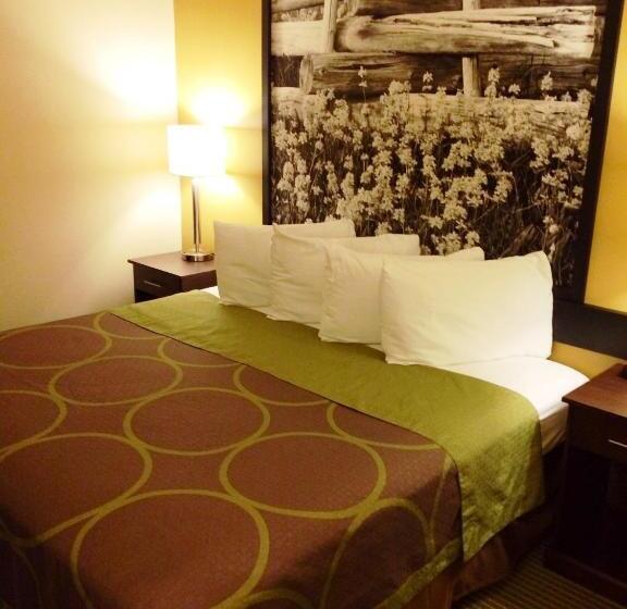 מיטת קינג בסוויטה, Super 8 By Wyndham Idaho Falls