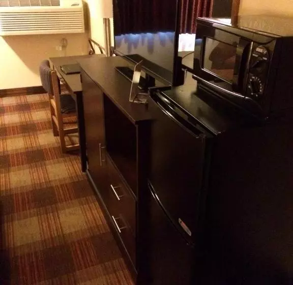 キングサイズベッドのスイートルーム, Super 8 By Wyndham Idaho Falls