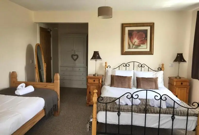 Family Room, Sixty Six