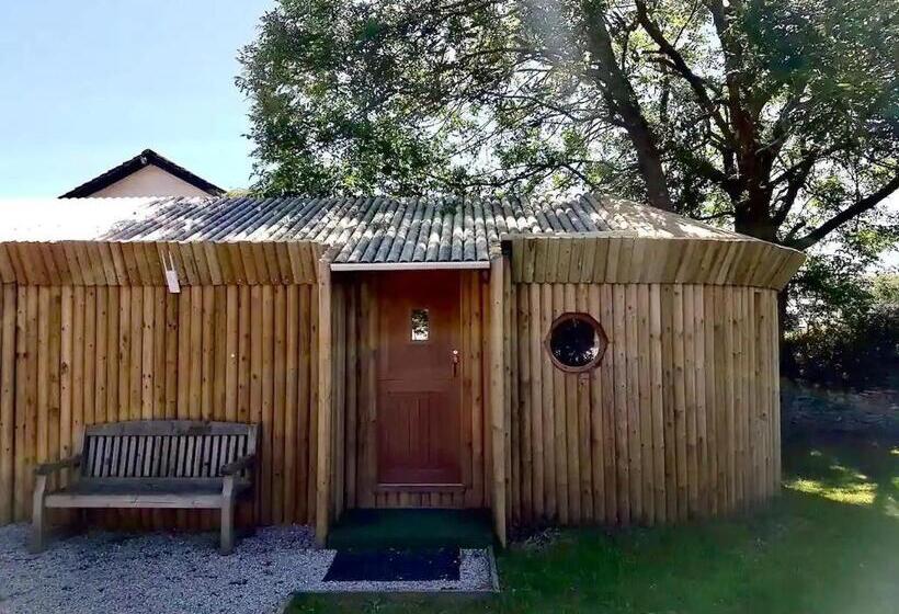 Шале 1 Спальня, Strickland Arms