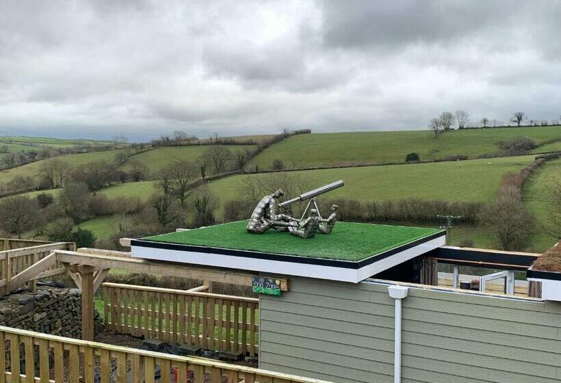 جناح عائلي, The Poltimore Inn