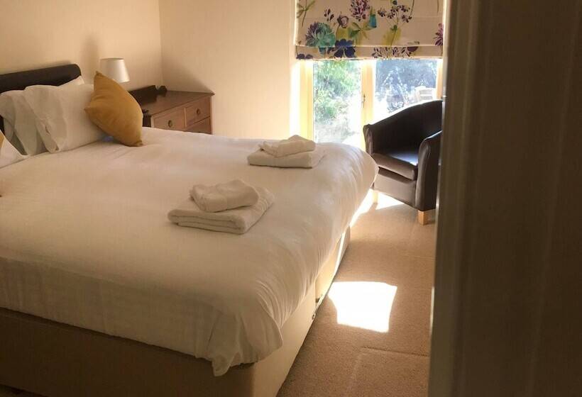 جناح عائلي, The Poltimore Inn