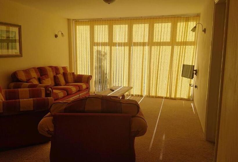 جناح عائلي, The Poltimore Inn