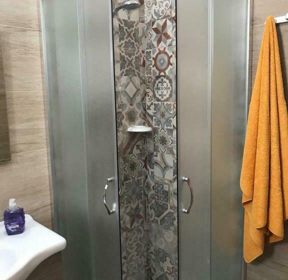 غرفة قياسية سرير كينج, B&b Sara