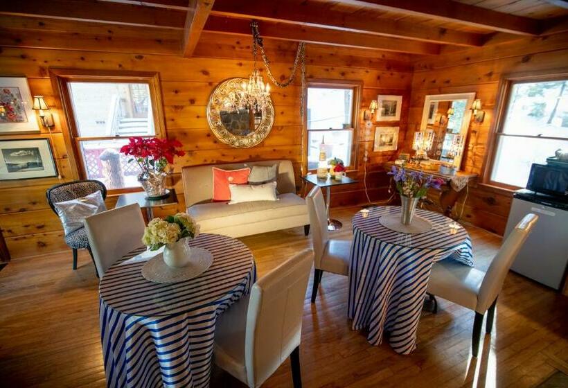 Люкс Deluxe Кровать Кинг, Elliott House Boutique Inn