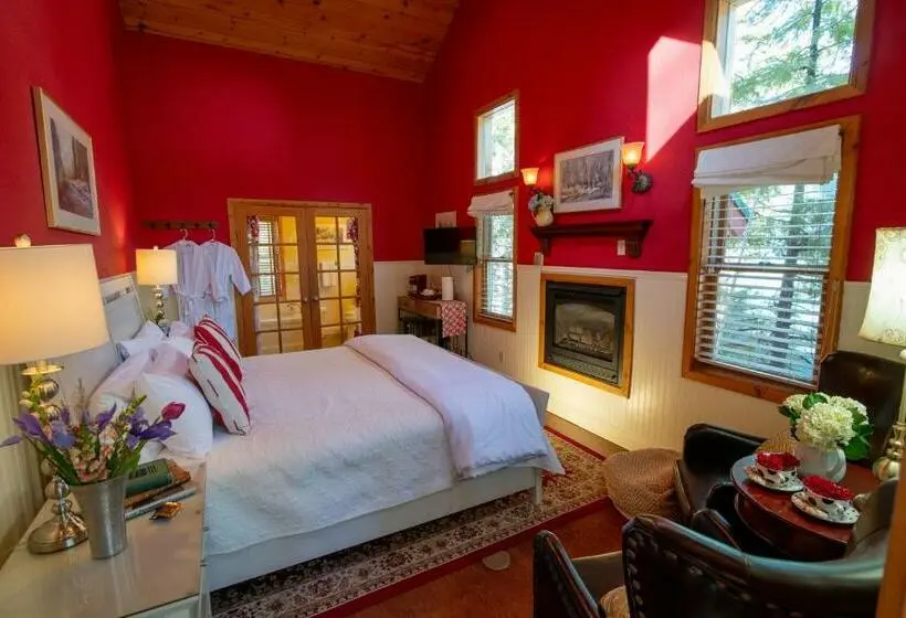キングサイズベッドのデラックススイート, Elliott House Boutique Inn
