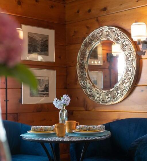 스위트, Elliott House Boutique Inn
