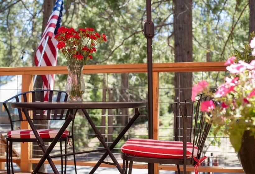 Люкс, Elliott House Boutique Inn