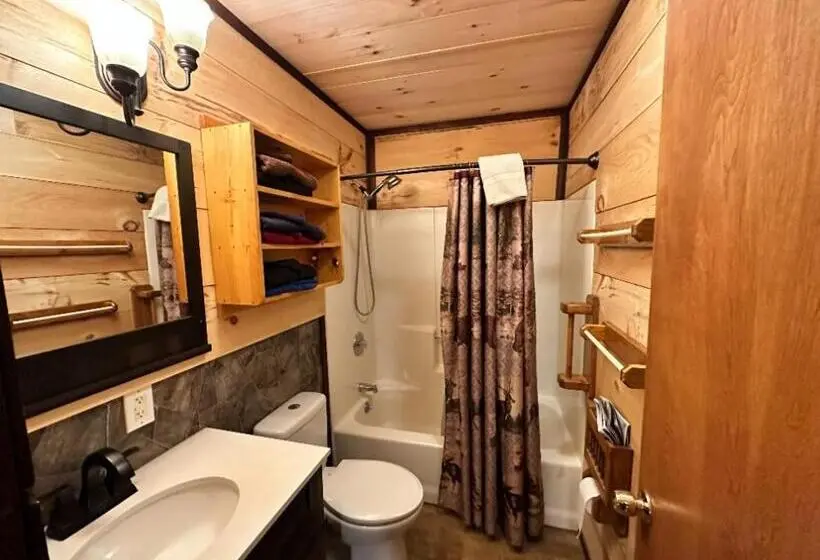 Standard-studio, Best Bear Lodge