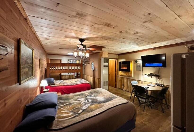 スタンダードスタジオ, Best Bear Lodge