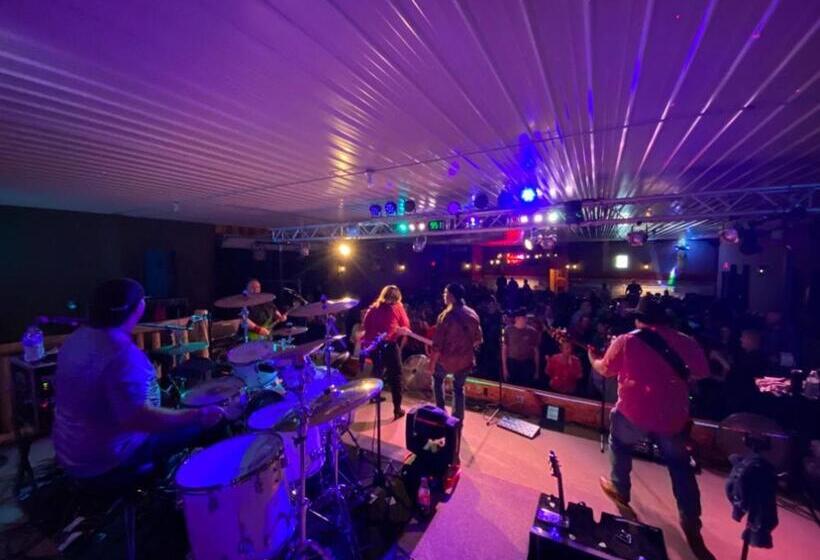 デラックススタジオ, Best Bear Lodge