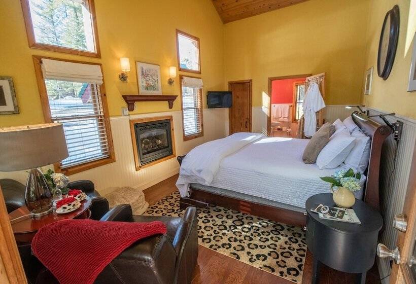 Люкс, Elliott House Boutique Inn