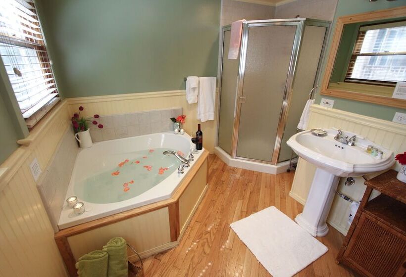 Люкс, Elliott House Boutique Inn