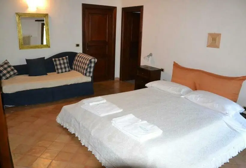 庭の見えるスタンダードトリプルルーム, Agriturismo Le Favate