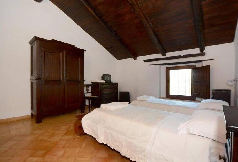 Номер Стандарт, Agriturismo Le Favate