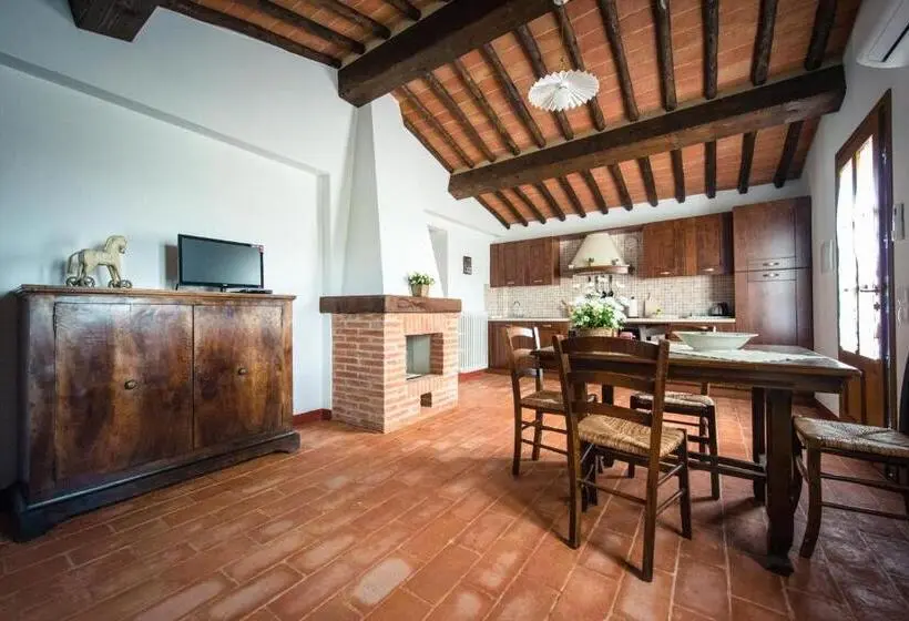 プールの見える1ベッドルームアパートメント, Agriturismo Legi Toscana