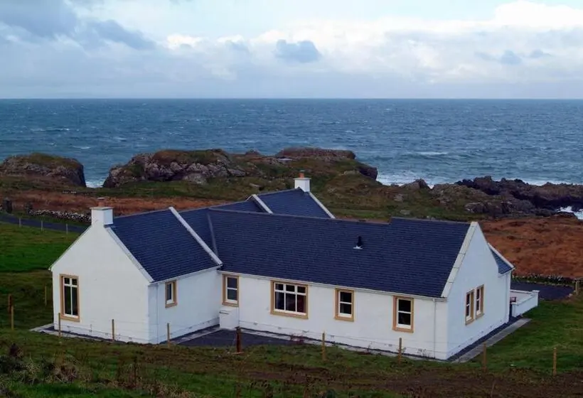 オーシャンビュースタンダードルーム, Corsewall Lighthouse