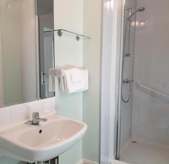 Standard Room Adapted for people with reduced mobility, Corsewall Lighthouse