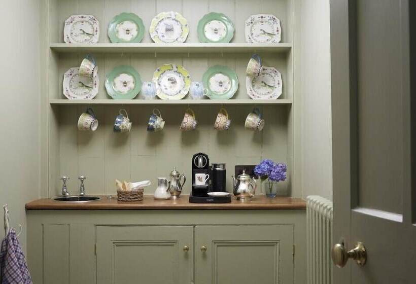 패밀리 스위트, Endsleigh