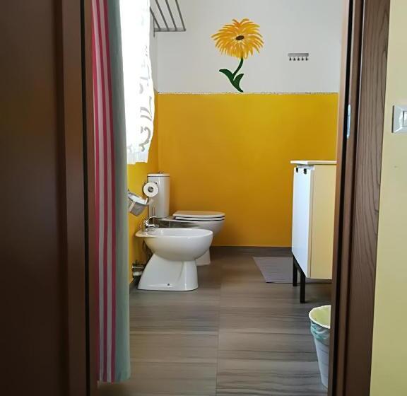 חדר משפחתי, I Gelsi E I Castagni