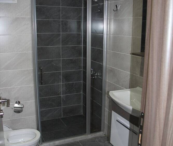 חדר סופריור לשלושה, Mori Sport