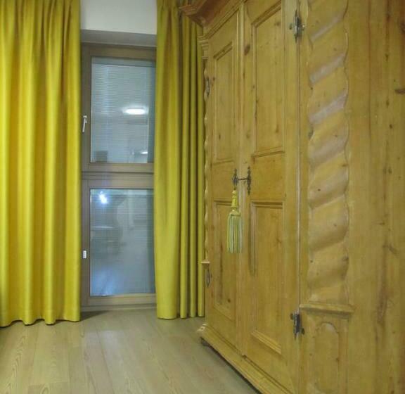 غرفة قياسية, Nonsolomele