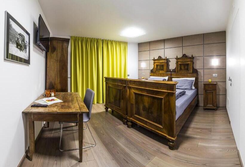 غرفة ديلوكس مطلة على الجبل, Nonsolomele