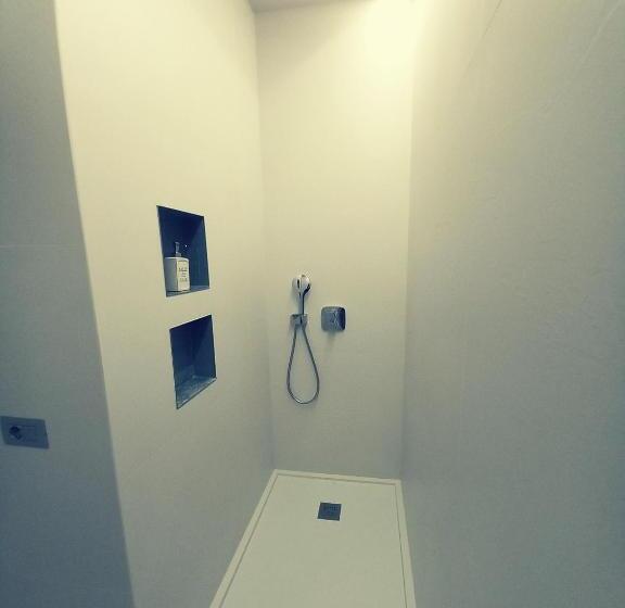 غرفة قياسية ثلاثية, Nonsolomele