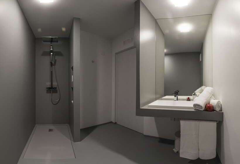 غرفة قياسية ثلاثية, Nonsolomele