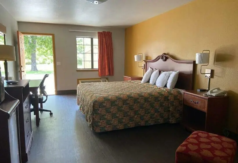 キングサイズベッドのデラックスルーム, Redbud Inn