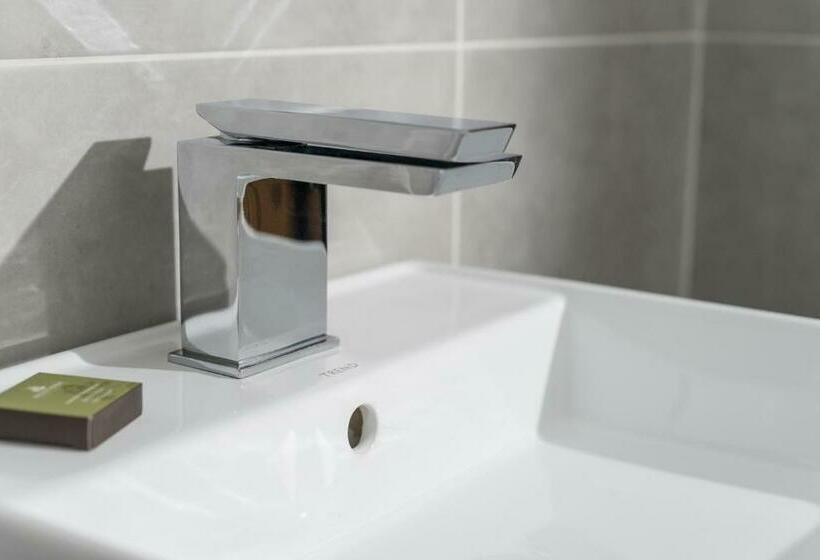 סוויטה דלוקס, The Old Nurseries B & B