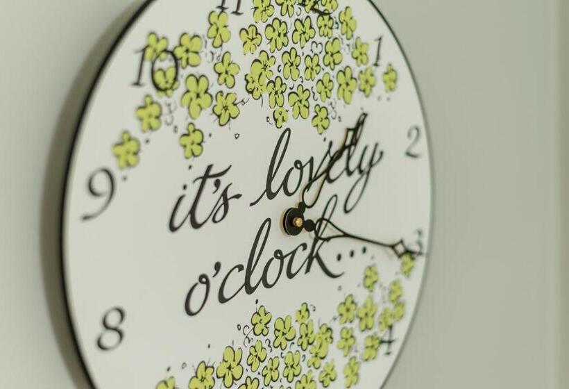 סוויטה דלוקס, The Old Nurseries B & B