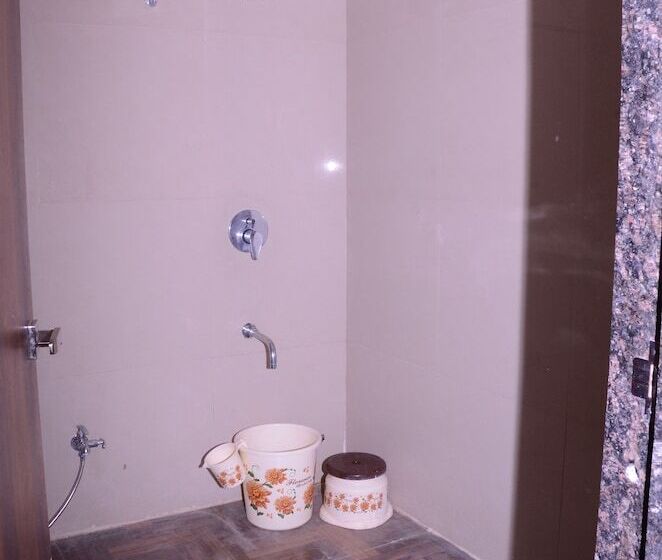 סוויטה, Grand Shivam