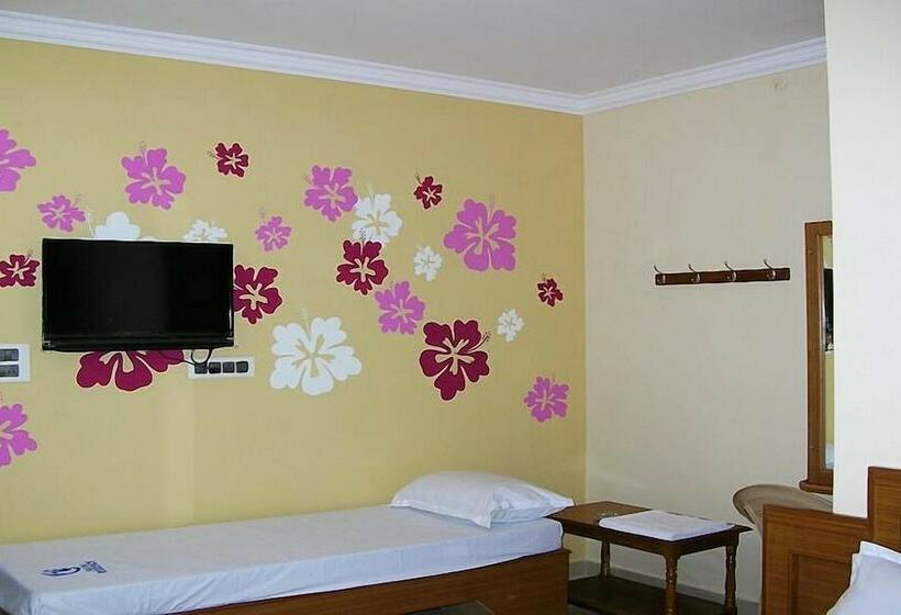 Номер Базовый Двуспальная Кровать, Pujitha Residency