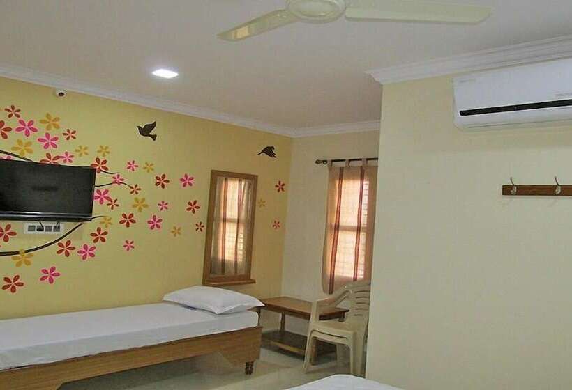 베이직 룸 더블 침대, Pujitha Residency