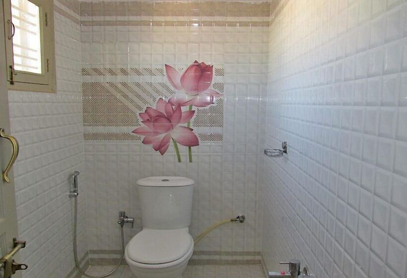 Номер Стандарт Трехместный, Pujitha Residency