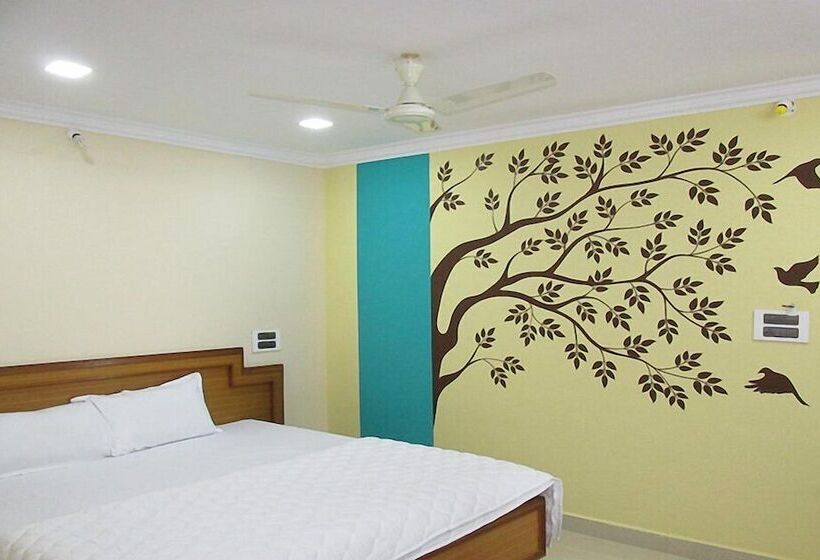 Номер Стандарт Трехместный, Pujitha Residency