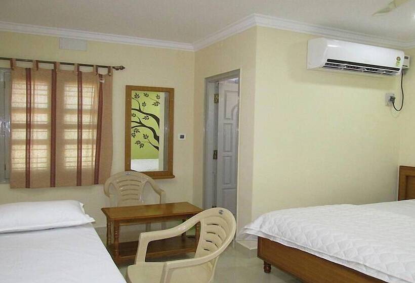 חדר סטנדרט לשלושה, Pujitha Residency