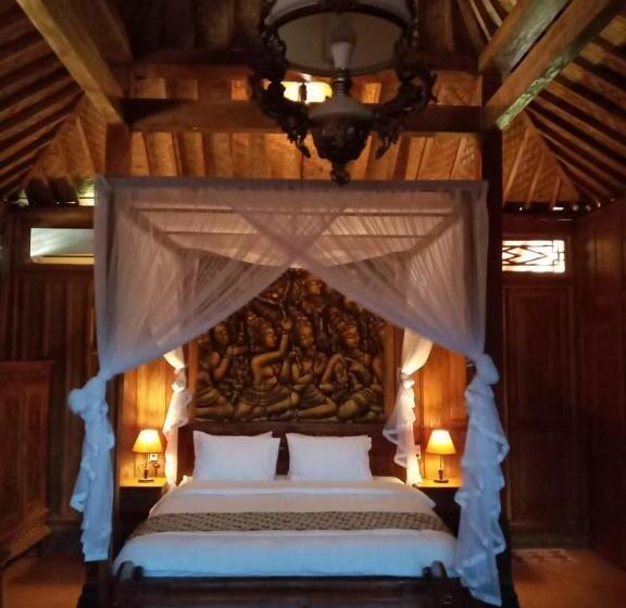 מיטת קינג בסוויטה, Buana Ecofarm Ecolodge