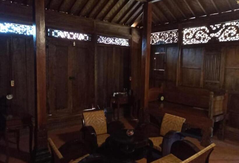 מיטת קינג בסוויטה, Buana Ecofarm Ecolodge