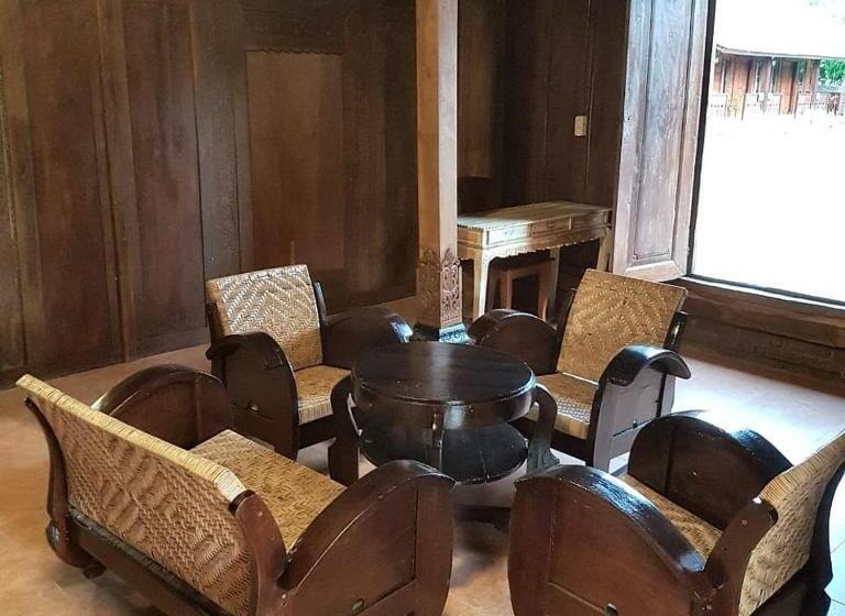 מיטת קינג בסוויטה, Buana Ecofarm Ecolodge