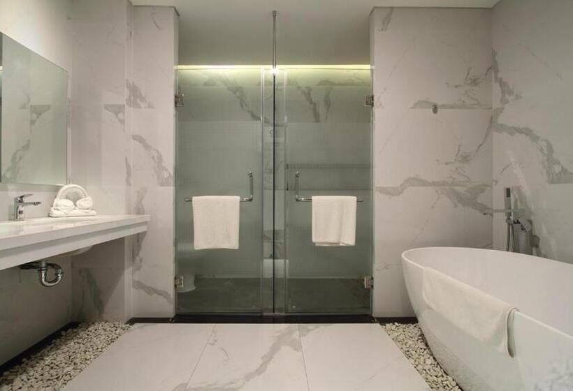 جناح إدارى, Helios Hotel & Convention