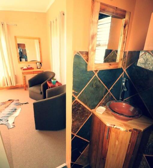 Standard Room King Size Bed, Nukakamma River Lodge