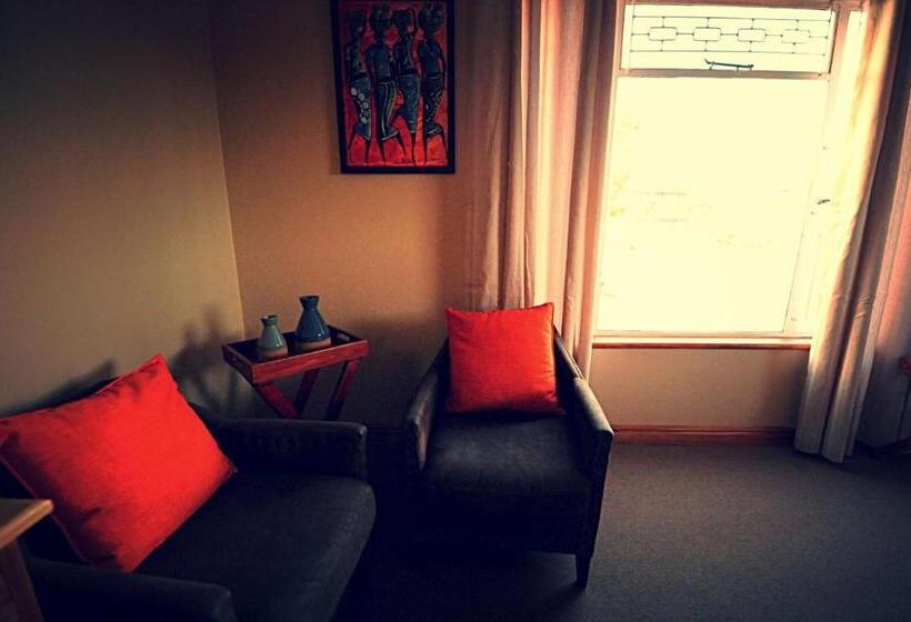 Standard Room King Size Bed, Nukakamma River Lodge