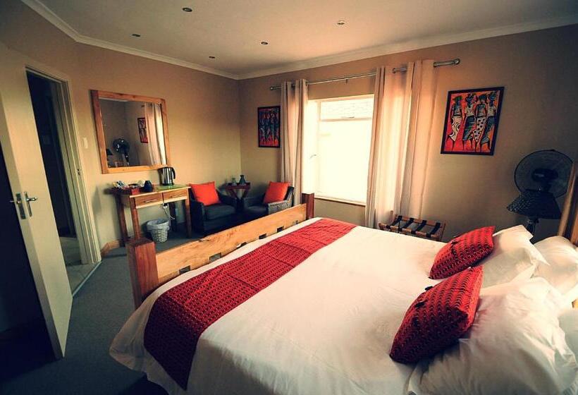 Standard Room King Size Bed, Nukakamma River Lodge