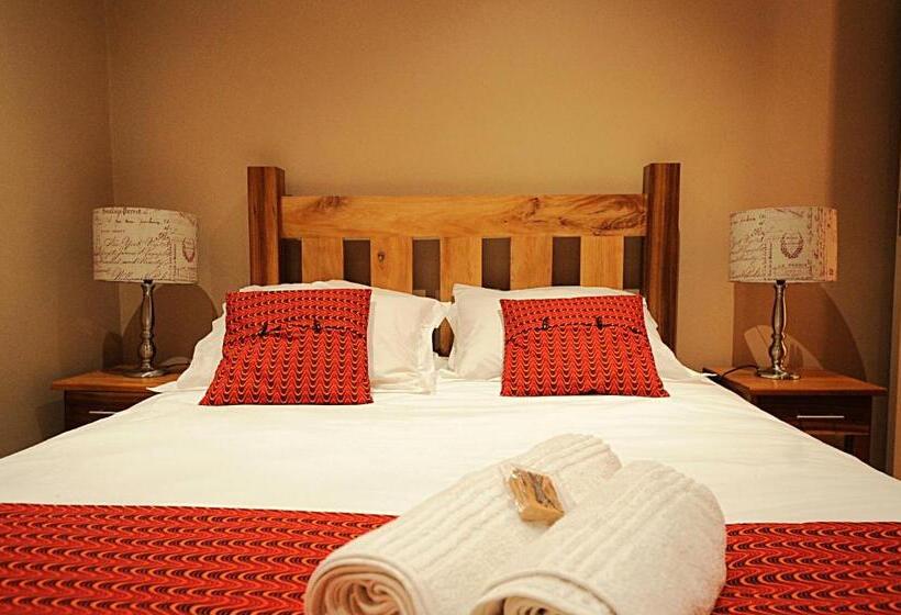 1 Bedroom Chalet, Nukakamma River Lodge