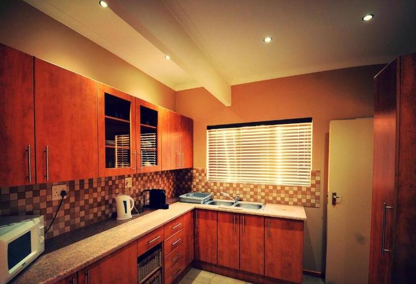 1 Bedroom Chalet, Nukakamma River Lodge