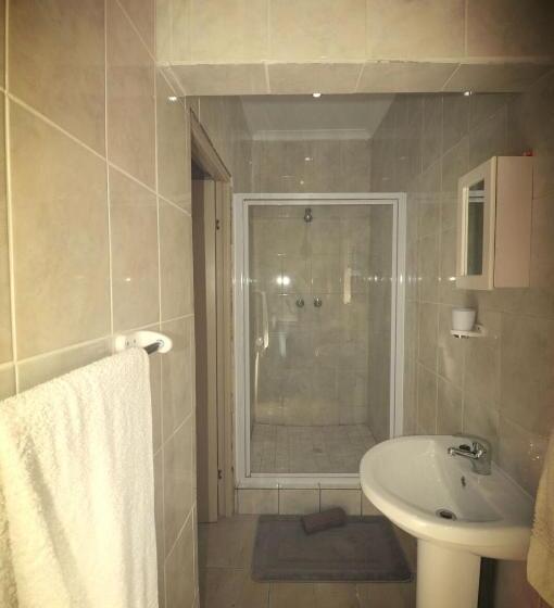 1 Bedroom Chalet, Nukakamma River Lodge