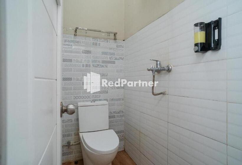 Номер Economy, Yayah Rooms Bogor Syariah Mitra Reddoorz